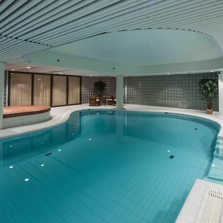 奥卢拉普兰酒店 4* 奥卢